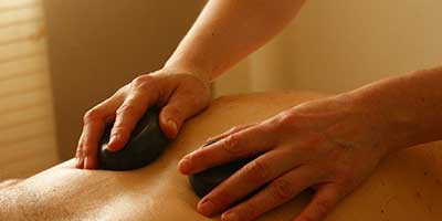massage-pierres-chaudes massage-pierres-chaudes